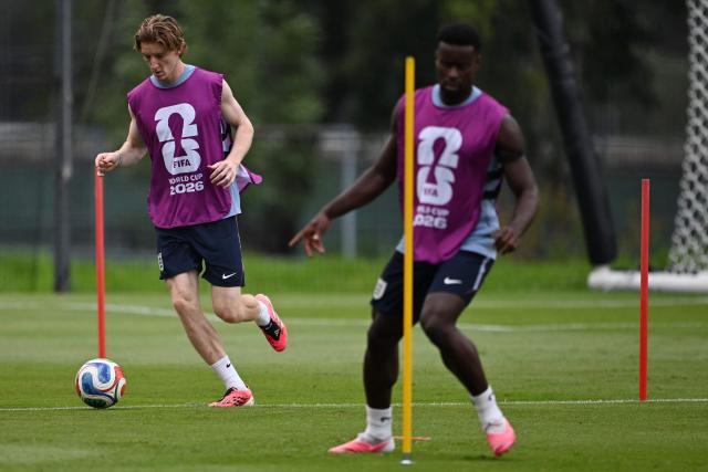England's forward #18 Anthony Gordon takes part in a training session at the Pumas training grounds in Mexico City on July 4, 2026, on the eve of the 2026 World Cup round of 16 football match between Mexico and England. (Photo by CARL DE SOUZA / AFP)