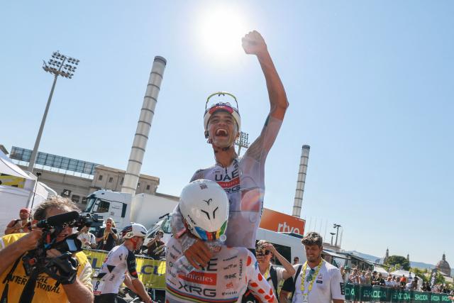 TOPSHOT - UAE Team Emirates - XRG's Mexican rider Isaac Del Toro celebrates after winning the 2nd stage of the 113th edition of the Tour de France cycling race, 168,5 km between Tarragona and Barcelona in northeastern Spain, on July 5, 2026. (Photo by Stephanie Lecocq / POOL / AFP)