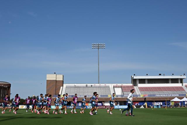 Portugal's players take part in an MD-1 training session at the Southern Methodist University (SMU) in University Park, Texas on July 5, 2026, on the eve of the 2026 World Cup round of 16 football match between Portugal and Spain. (Photo by Paul ELLIS / AFP)