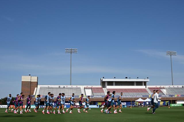 Portugal's players take part in an MD-1 training session at the Southern Methodist University (SMU) in University Park, Texas on July 5, 2026, on the eve of the 2026 World Cup round of 16 football match between Portugal and Spain. (Photo by Paul ELLIS / AFP)