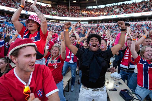 Fans cheer ahead of the 2026 World Cup match between Brazil and Norway which will be shown on a big screen at Ullevaal Stadium in Oslo on July 5, 2026. (Photo by Javad Parsa / NTB / AFP) / Norway OUT