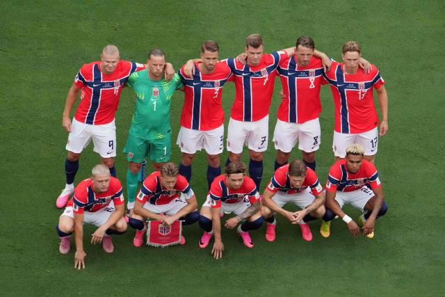 Norway players pose for pictures ahead of the 2026 World Cup round of 16 football match between Brazil and Norway at the New York/New Jersey Stadium in East Rutherford on July 5, 2026.  (Photo by TIMOTHY A. CLARY / AFP)