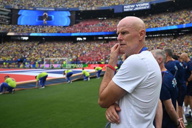 Norway's head coach Staale Solbakken gestures ahead of the 2026 World Cup round of 16 football match between Brazil and Norway at the New York/New Jersey Stadium in East Rutherford on July 5, 2026.  (Photo by Jewel SAMAD / AFP)