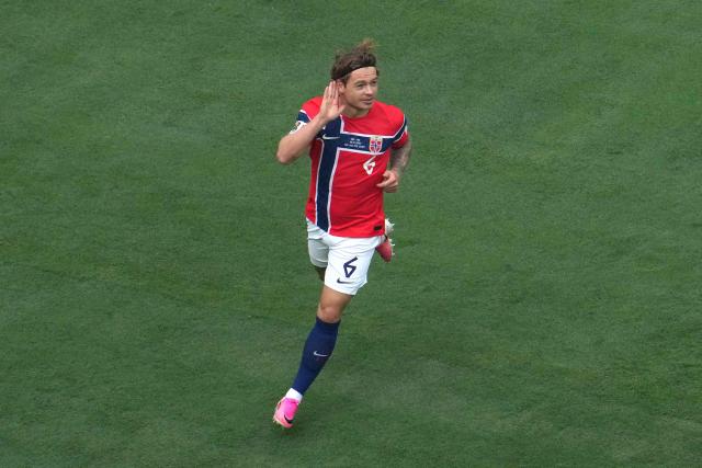 Norway's midfielder #06 Patrick Berg celebrates after scoring a goal later disallowed by offisde during the 2026 World Cup round of 16 football match between Brazil and Norway at the New York/New Jersey Stadium in East Rutherford on July 5, 2026.  (Photo by TIMOTHY A. CLARY / AFP)