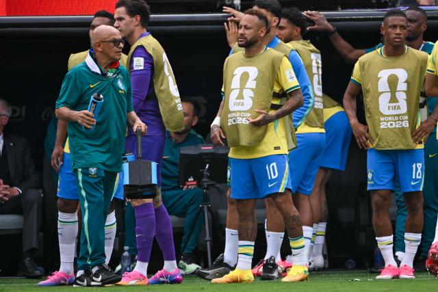Brazil's forward #10 Neymar (C) stands by the bench during the 2026 World Cup round of 16 football match between Brazil and Norway at the New York/New Jersey Stadium in East Rutherford on July 5, 2026.  (Photo by Pedro UGARTE / AFP)
