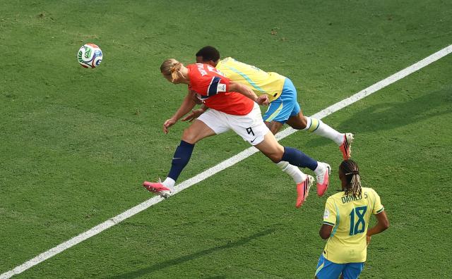 Norway's forward #09 Erling Braut Haaland heads the ball and scores his team's first goal during the 2026 World Cup round of 16 football match between Brazil and Norway at the New York/New Jersey Stadium in East Rutherford on July 5, 2026.  (Photo by CHARLY TRIBALLEAU / AFP)