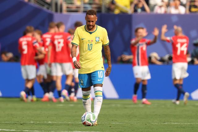Brazil's forward #10 Neymar reacts after Norway's first goal scored by forward #09 Erling Braut Haaland (unseen) during the 2026 World Cup round of 16 football match between Brazil and Norway at the New York/New Jersey Stadium in East Rutherford on July 5, 2026.  (Photo by Odd ANDERSEN / AFP)