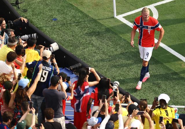 Norway's forward #09 Erling Braut Haaland celebrates scoring his team's second goal during the 2026 World Cup round of 16 football match between Brazil and Norway at the New York/New Jersey Stadium in East Rutherford on July 5, 2026.  (Photo by CHARLY TRIBALLEAU / AFP)