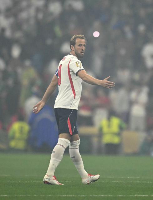 England's forward #09 Harry Kane reacts during the 2026 World Cup round of 16 football match between Mexico and England at the Mexico City Stadium in Mexico City on July 5, 2026.  (Photo by Yuri CORTEZ / AFP)
