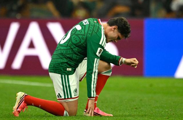 Mexico's defender #15 Israel Reyes reacts after losing the 2026 World Cup round of 16 football match between Mexico and England at the Mexico City Stadium in Mexico City on July 5, 2026.  (Photo by Alfredo ESTRELLA / AFP)