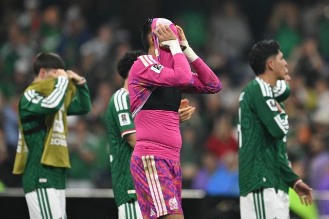 Mexico's goalkeeper #01 Raul Rangel reacts after losing the 2026 World Cup round of 16 football match between Mexico and England at the Mexico City Stadium in Mexico City on July 5, 2026.  (Photo by Yuri CORTEZ / AFP)