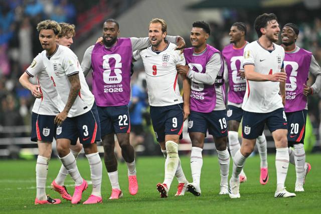TOPSHOT - (From L) England's defender #03 Nico O'Reilly, forward #22 Ivan Toney, forward #09 Harry Kane and England's forward #19 Ollie Watkins celebrate after winning the 2026 World Cup round of 16 football match between Mexico and England at the Mexico City Stadium in Mexico City on July 5, 2026.  (Photo by Yuri CORTEZ / AFP)