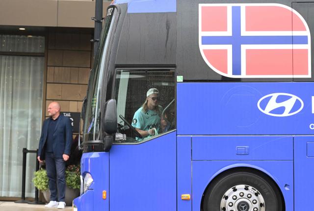 Norway's forward #09 Erling Braut Haaland boards a bus after a press conference in Montclair, New Jersey, on July, 6, 2026 during the 2026 World Cup football torunament. (Photo by MAURO PIMENTEL / AFP)