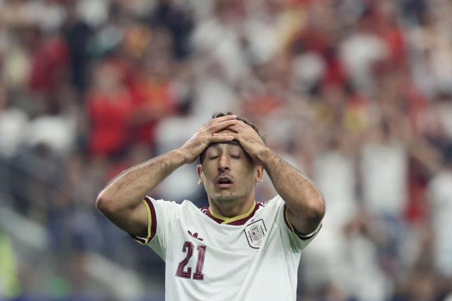 Spain's forward #21 Mikel Oyarzabal reacts to a missed chance during the 2026 World Cup round of 16 football match between Portugal and Spain at the Dallas Stadium in Arlington on July 6, 2026. (Photo by Aric Becker / AFP)