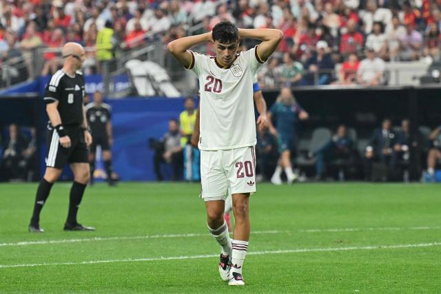 Spain's midfielder #20 Pedri reacts during the 2026 World Cup round of 16 football match between Portugal and Spain at the Dallas Stadium in Arlington on July 6, 2026. (Photo by RONALDO SCHEMIDT / AFP)