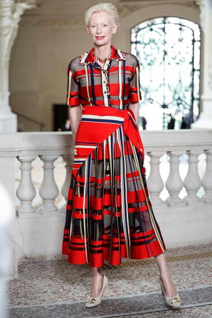 British actress Tilda Swinton poses during a photocall prior to attend the Chanel Women Haute Couture Fall/Winter 2026-2027 collection as part of the Paris Fashion Week, in Paris, on July 7, 2026. (Photo by GEOFFROY VAN DER HASSELT / AFP)