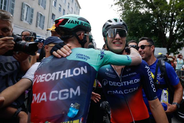 Decathlon CMA CGM Team's Dutch rider Olav Kooij celebrates after winning the 5th stage of the 113th edition of the Tour de France cycling race, 158 km between Lannemezan and Pau in southwestern France, on July 8, 2026. (Photo by Guillaume Horcajuelo / POOL / AFP)
