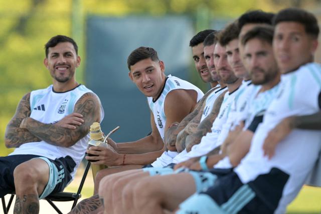 Argentina's defender #26 Nahuel Molina (C) prepares mate in a training session at the Sporting KC Stadium in Kansas City on July 8, 2026, during the 2026 World Cup tournament. (Photo by JUAN MABROMATA / AFP)