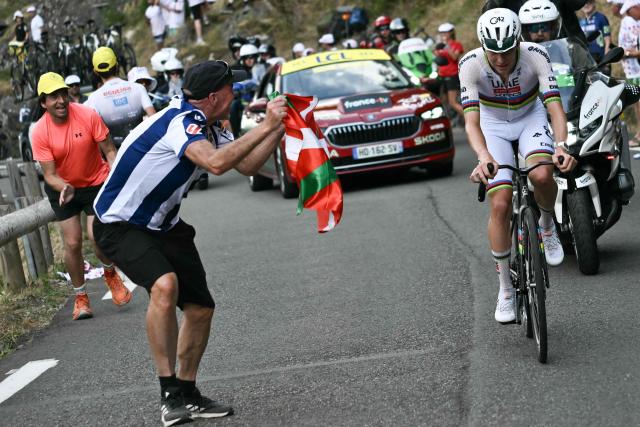 UAE Team Emirates - XRG's Slovenian rider Tadej Pogacar cycles in a lone breakaway in the final kilometers to win the 6th stage of the 113th edition of the Tour de France cycling race, 186 km between Pau and Gavarnie-Gèdre in the French Pyrenees, on July 9, 2026. (Photo by Jeff PACHOUD / AFP)