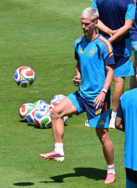 Spain's forward #10 Dani Olmo takes part in an MD-1 training session at Carson Sports Park in Carson, California on July 9, 2026, on the eve of the 2026 World Cup football tournament quarter-final match between Spain and Belgium. (Photo by Frederic J. Brown / AFP)