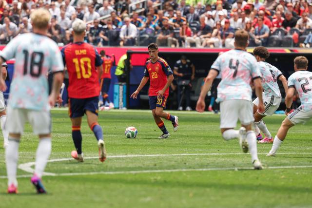 Spain's midfielder #20 Pedri controls the ball during the 2026 World Cup football tournament quarter-final match between Spain and Belgium at the Los Angeles Stadium in Inglewood on July 10, 2026.  (Photo by ETIENNE LAURENT / AFP)