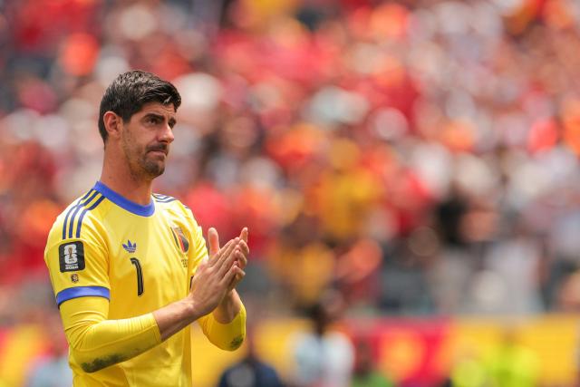 Belgium's goalkeeper #01 Thibaut Courtois greets fans after losing the 2026 World Cup football tournament quarter-final match between Spain and Belgium at the Los Angeles Stadium in Inglewood on July 10, 2026.  (Photo by Etienne LAURENT / AFP)
