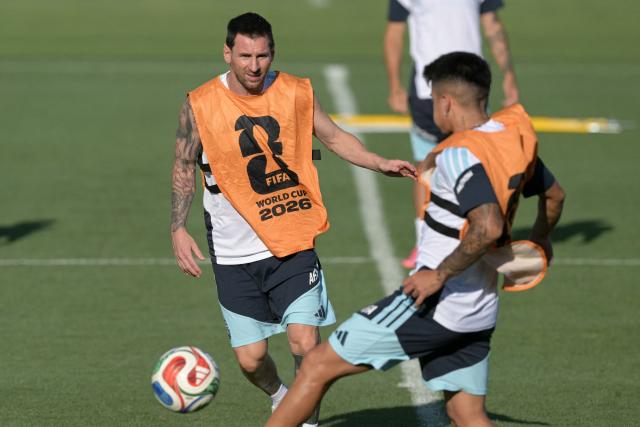 Argentina's forward #10 Lionel Messi stakes part in a training session at Sporting KC Training Centre in Kansas City on July 10, 2026, on the eve of the 2026 World Cup football match between Argentina and Switzerland. (Photo by JUAN MABROMATA / AFP)