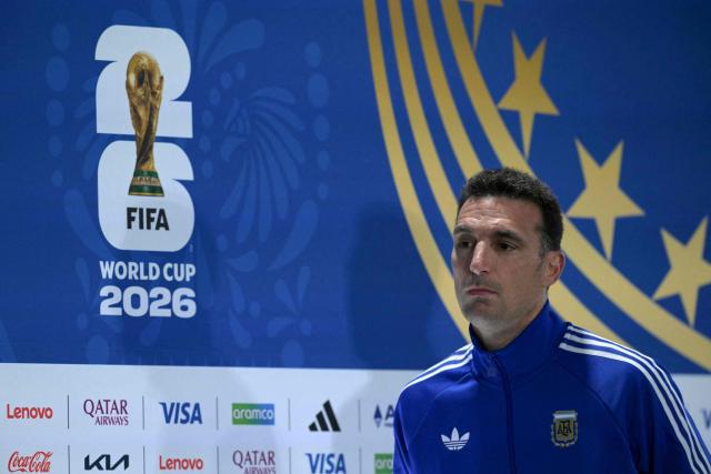 Argentina's head coach Lionel Scaloni arrives for a press conference at the Kansas City Stadium in Kansas City on July 10, 2026, on the eve of the 2026 World Cup football match between Argentina and Switzerland. (Photo by JUAN MABROMATA / AFP)