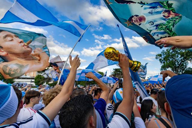 Argentine fans gather in Kansas City on July 10, 2026, on the eve of the 2026 World Cup football match between Argentina and Switzerland. (Photo by Odd Andersen / AFP)