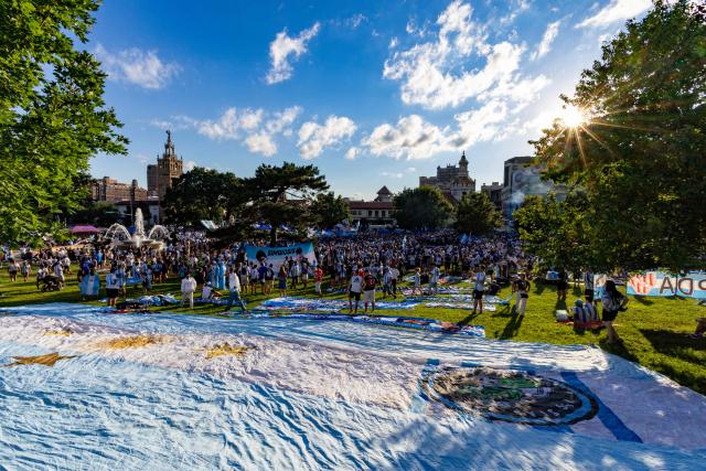 Argentine fans gather in Kansas City on July 10, 2026, on the eve of the 2026 World Cup football match between Argentina and Switzerland. (Photo by Odd Andersen / AFP)