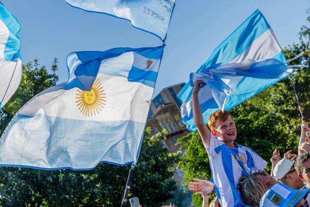 A young Argentina's fan cheers for his team during a fans' gathering at Mill Creek Park on the eve of the World Cup quarterfinal match between Argentina and Switzerland, in Kansas City, Missouri, on July 10, 2026. (Photo by Austin Johnson / AFP)