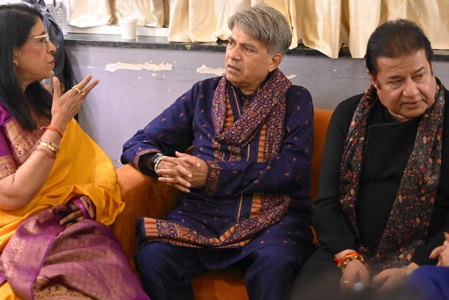 Indian playback singers Kavita Krishnamurthy (L), Suresh Wadekar (C) and Anup Jalota attend the Dream Girl's Diamond Jubilee live charity concert in Mumbai on July 10, 2026, to celebrate Bollywood actress Hema Malini's 60 years in Indian cinema. (Photo by Sujit JAISWAL / AFP)