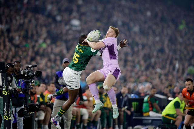 South Africa's fullback Aphelele Fassiand Scotland's wing Kyle Steyn fight for the ball during the rugby Nations Championship match between South Africa and Scotland at Loftus Versfeld Stadium in Pretoria on July 11, 2026. (Photo by PHILL MAGAKOE / AFP)