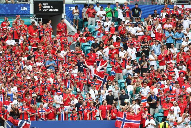 Norwegian fans cheer ahead of the 2026 World Cup football tournament quarter-final match between Norway and England at Miami Stadium in Miami Gardens on July 11, 2026.  (Photo by PATRICIA DE MELO MOREIRA / AFP)