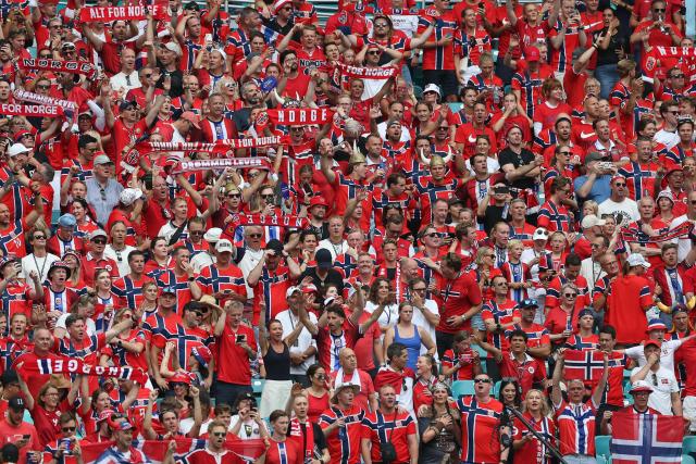 Norwegian fans cheer ahead of the 2026 World Cup football tournament quarter-final match between Norway and England at Miami Stadium in Miami Gardens on July 11, 2026.  (Photo by PATRICIA DE MELO MOREIRA / AFP)
