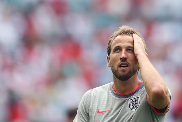 England's forward #09 Harry Kane warms up ahead of the 2026 World Cup football tournament quarter-final match between Norway and England at Miami Stadium in Miami Gardens on July 11, 2026.  (Photo by PATRICIA DE MELO MOREIRA / AFP)