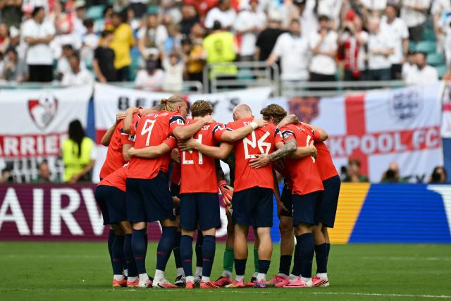 Norway's players gather at halftime of the 2026 World Cup football tournament quarter-final match between Norway and England at Miami Stadium in Miami Gardens on July 11, 2026.  (Photo by CHANDAN KHANNA / AFP)