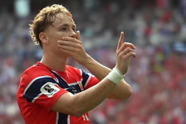 Norway's midfielder #21 Andreas Schjelderup celebrates scoring his team's first goal during the 2026 World Cup football tournament quarter-final match between Norway and England at Miami Stadium in Miami Gardens on July 11, 2026.  (Photo by MAURO PIMENTEL / AFP)