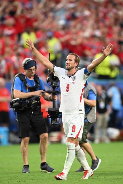 England's forward #09 Harry Kane celebrates after winning the 2026 World Cup football tournament quarter-final match between Norway and England at Miami Stadium in Miami Gardens on July 11, 2026.  (Photo by MAURO PIMENTEL / AFP)
