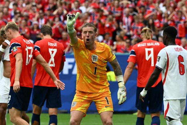 TOPSHOT - England's goalkeeper #01 Jordan Pickford reacts during the 2026 World Cup football tournament quarter-final match between Norway and England at Miami Stadium in Miami on July 11, 2026.  (Photo by ROBERTO SCHMIDT / AFP)