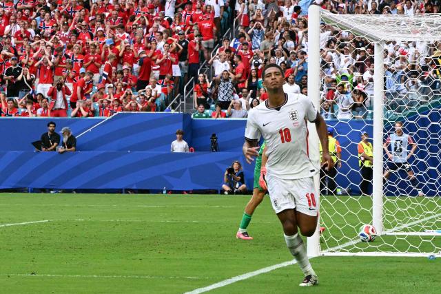 England's midfielder #10 Jude Bellingham celebrates scoring his team's second goal during the 2026 World Cup football tournament quarter-final match between Norway and England at Miami Stadium in Miami on July 11, 2026.  (Photo by ROBERTO SCHMIDT / AFP)