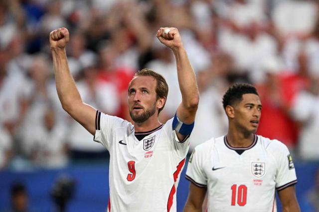 TOPSHOT - England's forward #09 Harry Kane celebrates after winning the 2026 World Cup football tournament quarter-final match between Norway and England at Miami Stadium in Miami Gardens on July 11, 2026.  (Photo by MAURO PIMENTEL / AFP)