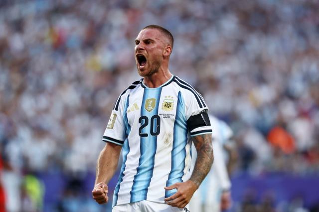 TOPSHOT - Argentina's midfielder #20 Alexis Mac Allister celebrates scoring his team's first goal during the 2026 World Cup football tournament quarter-final match between Argentina and Switzerland at the Kansas City Stadium in Kansas City on July 11, 2026.  (Photo by CHARLY TRIBALLEAU / AFP)