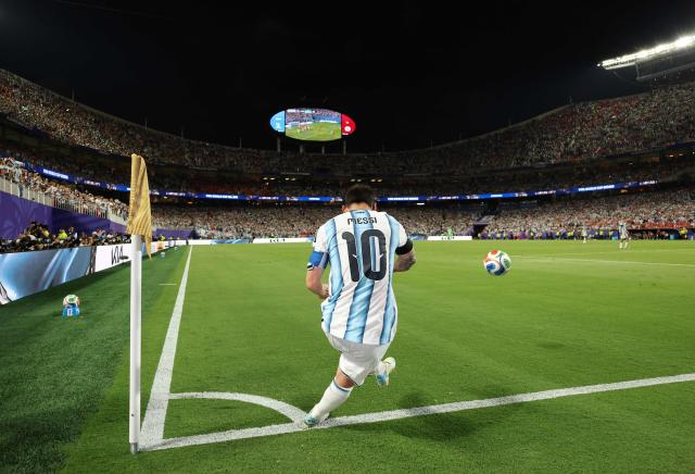Argentina's forward #10 Lionel Messi shoots a corner kick during the 2026 World Cup football tournament quarter-final match between Argentina and Switzerland at the Kansas City Stadium in Kansas City on July 11, 2026.  (Photo by Thomas COEX / AFP)