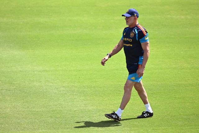 Spain's head coach Luis de la Fuente leads a training session at the at the Cotton Bowl Stadium in Dallas on July 12, 2026, during the 2026 World Cup foorball tournament. (Photo by Paul ELLIS / AFP)
