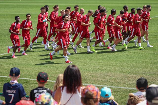Leipzig's players warm up during a training session at the training grounds of German first division Bundesliga football club RB Leipzig in Leipzig, eastern Germany on July 13, 2026. (Photo by Ronny HARTMANN / AFP)