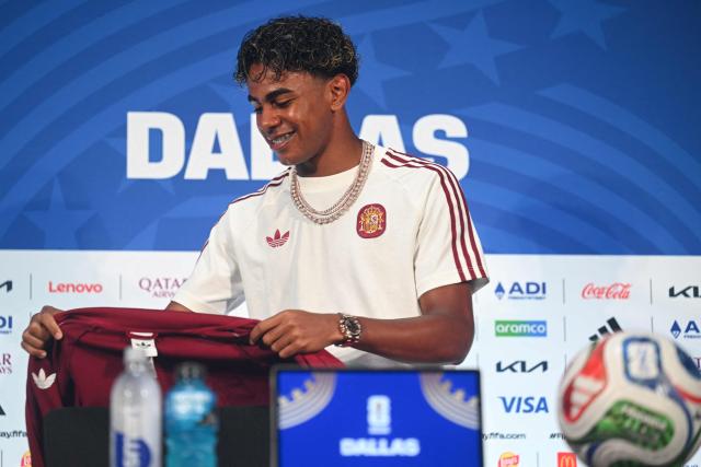 Spain's forward #19 Lamine Yamal arrives for an MD-1 press conference at the Dallas Stadium in Arlington on July 13, 2026, on the eve of the 2026 World Cup football tournament semi-final match between France and Spain. (Photo by MAURO PIMENTEL / AFP)