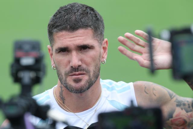 Argentina's midfielder #07 Rodrigo De Paul attends the media ahead of a training session on the eve of the 2026 World Cup football tournament semi-final match between England and Argentina, at Atlanta United Training Centre in Atlanta on July 14, 2026.  (Photo by Thomas COEX / AFP)