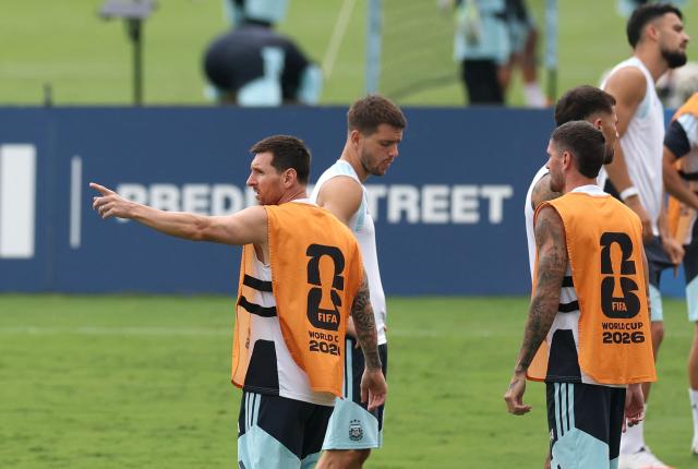 Argentina's forward #10 Lionel Messi attedns a training session on the eve of the 2026 World Cup football tournament semi-final match between England and Argentina, at Atlanta United Training Centre in Atlanta on July 14, 2026.  (Photo by PATRICIA DE MELO MOREIRA / AFP)