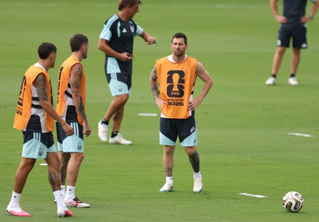 Argentina's forward #10 Lionel Messi attends a training session on the eve of the 2026 World Cup football tournament semi-final match between England and Argentina, at Atlanta United Training Centre in Atlanta on July 14, 2026.  (Photo by PATRICIA DE MELO MOREIRA / AFP)